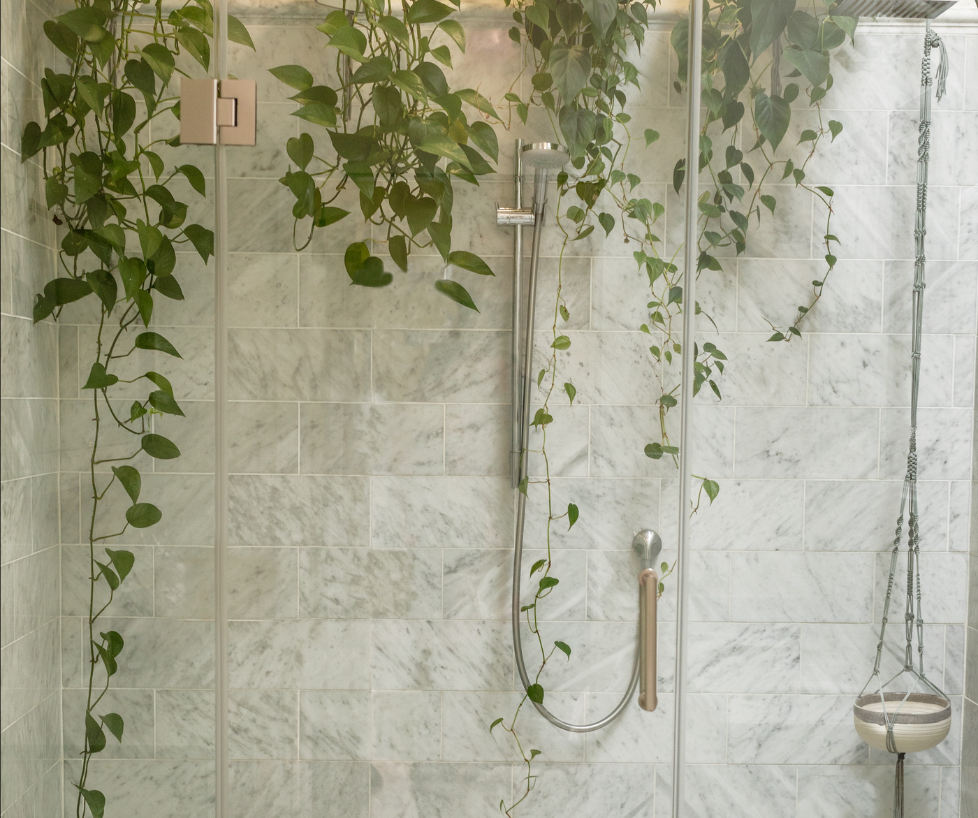 How to Avoid Harmful Chemicals While Cleaning