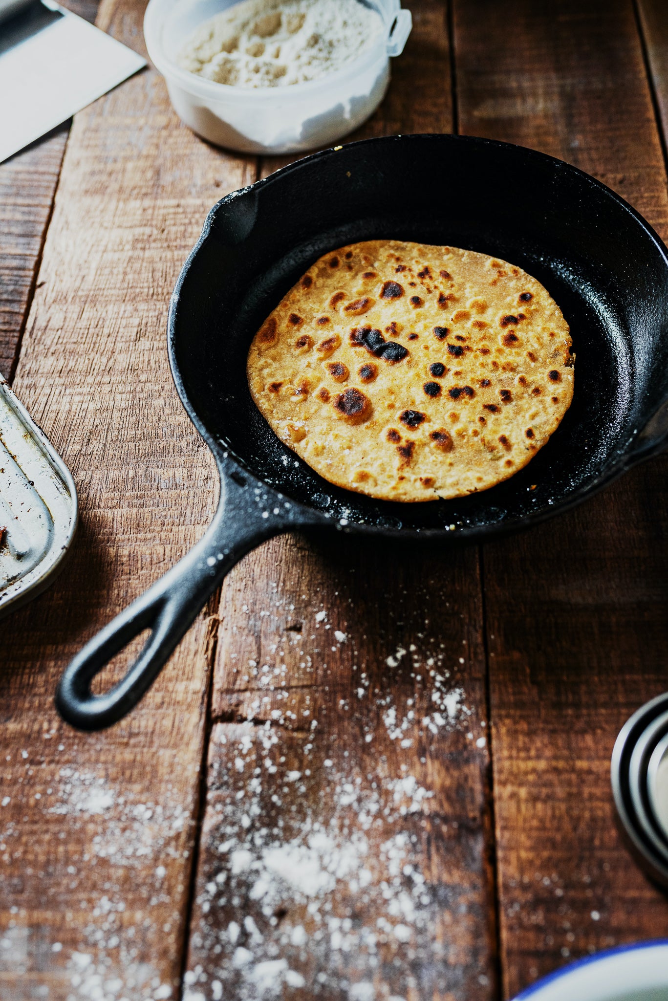 how to clean a cast iron pan