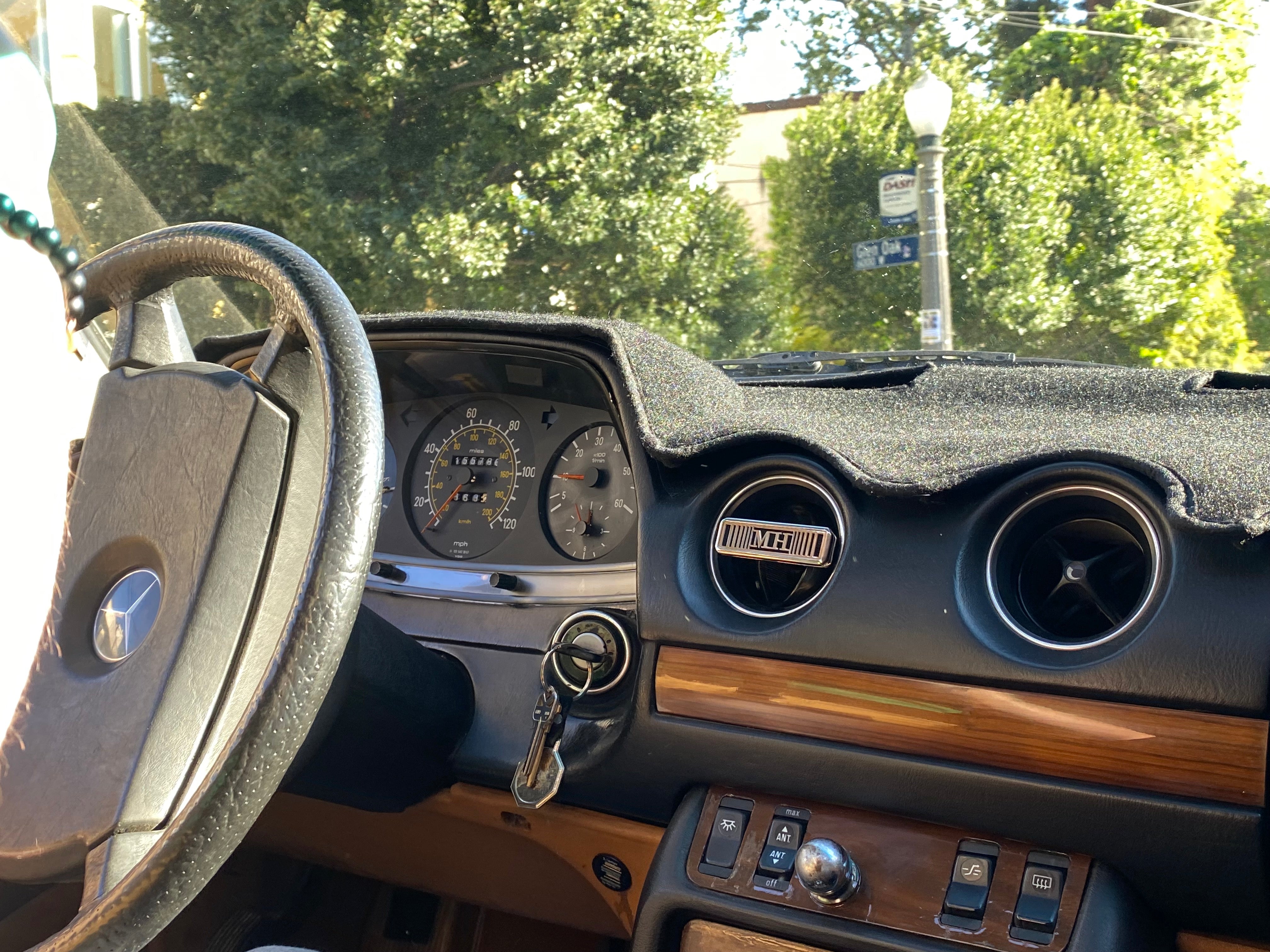 how to clean the interior of your car