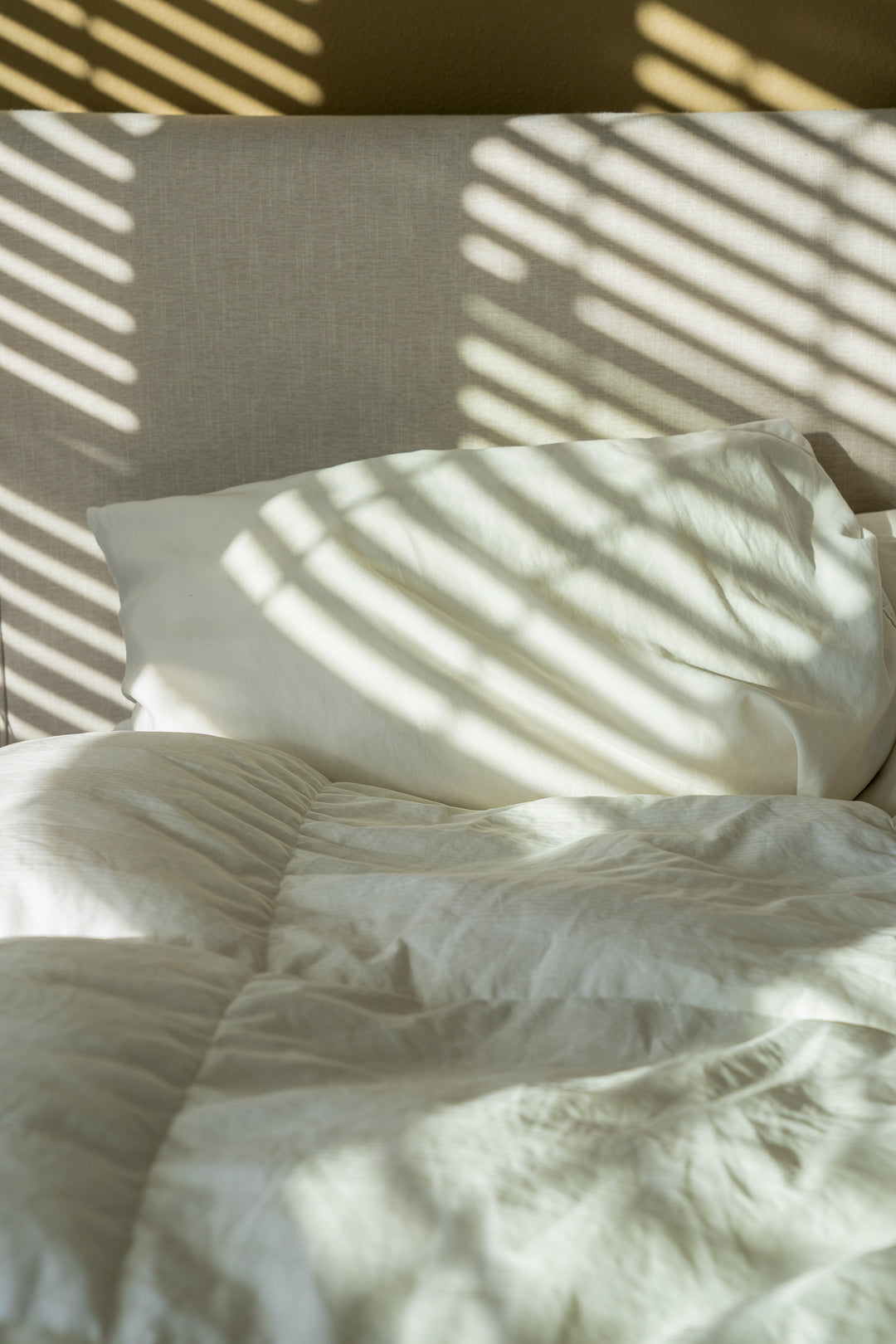 how to clean your pillows