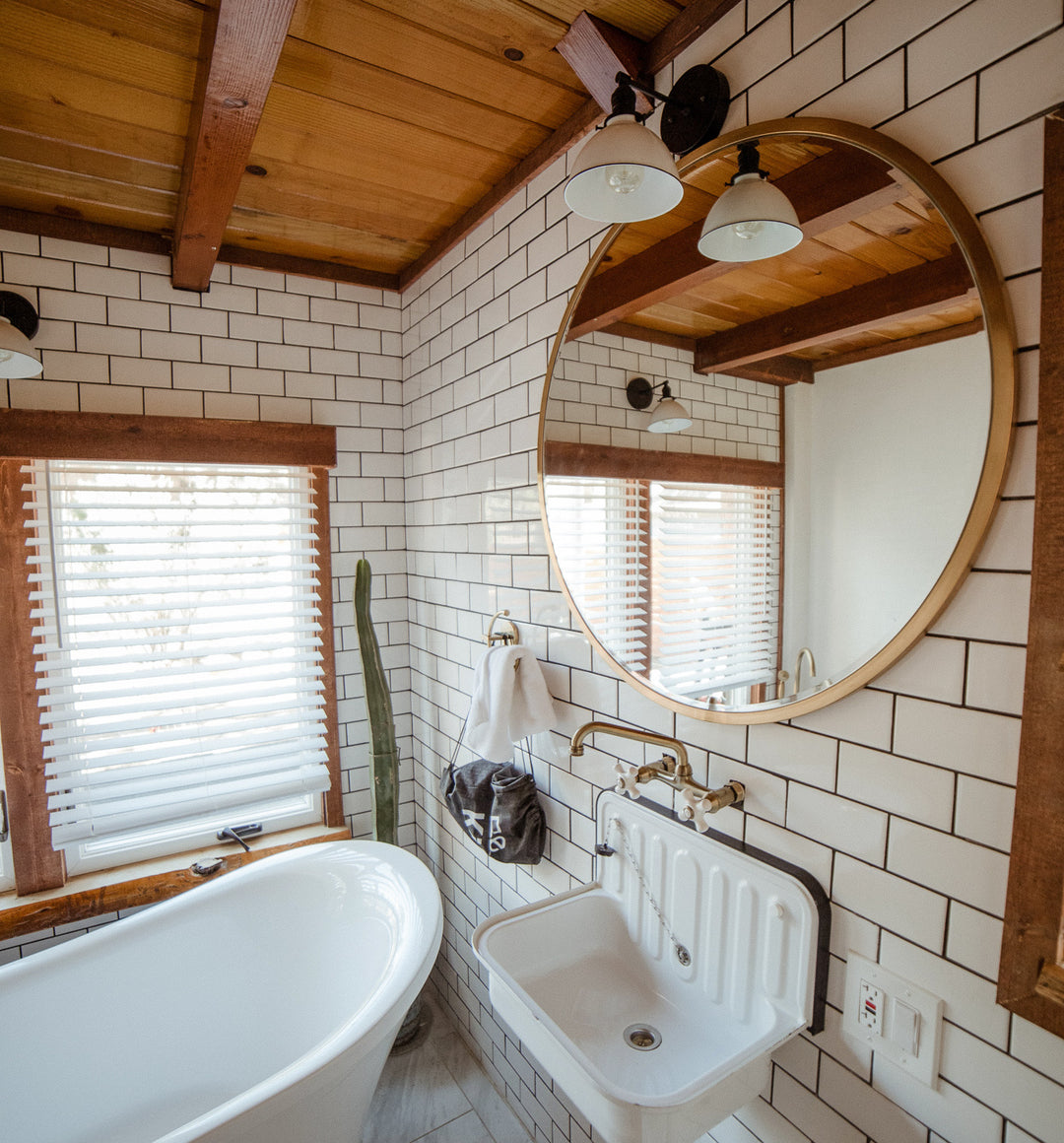 5 Things You Shouldn’t Keep In The Bathroom (& 2 Things You Should)