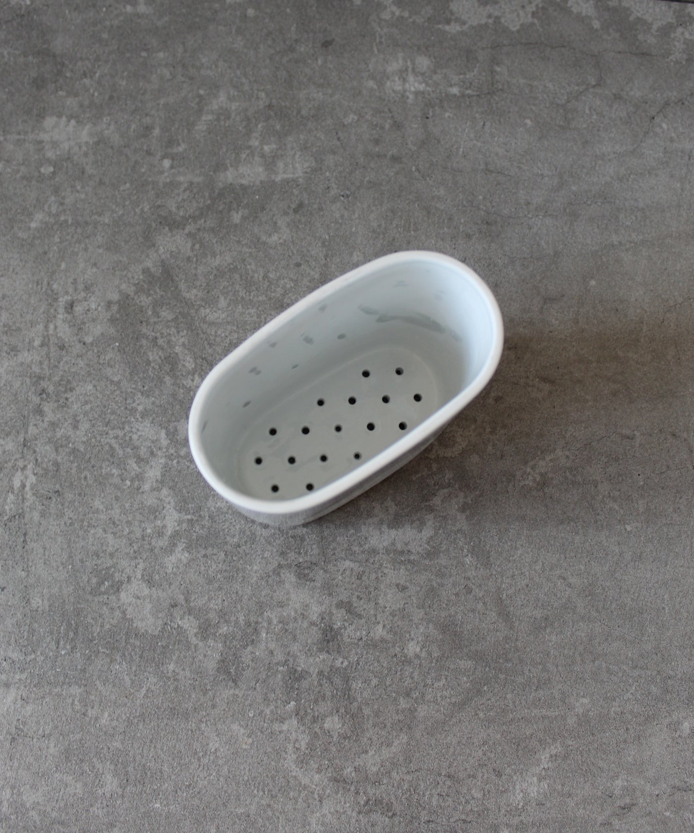 Deco Oval Ceramic Brush Caddy